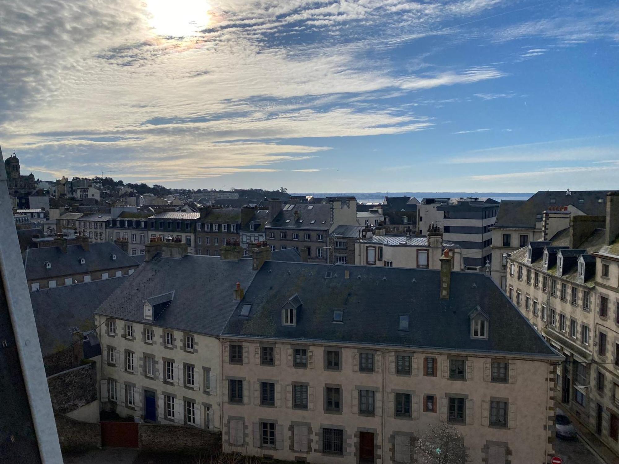 La Petitevillaise Granville Esterno foto